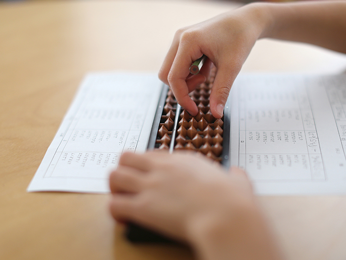 最新のそろばん算法で高い技能の習得